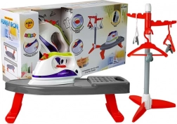 Set de călcat pentru copii pe baterii cu masă de călcat și umeraș