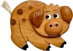 magnet din lemn în formă de purceluș – decorațiune făcută manual pentru frigider