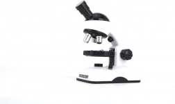 Microscop pentru micii oameni de știință