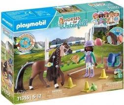 Playmobil Horses Waterfall: Zoe și Blaze cu obstacole 71355