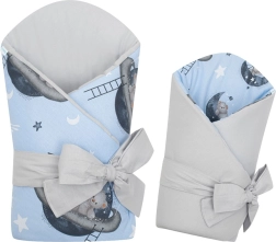 Scutec înfășat dublu pentru bebeluși New Baby Teddy Bear in Space 80×80 cm