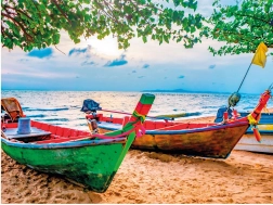 Puzzle bărci colorate pe plajă 2000 de piese