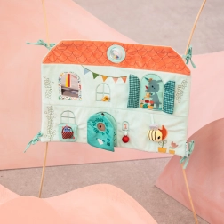 Panou textil pentru pătuț - căsuța cu căprioara Stella și dragonul Joe