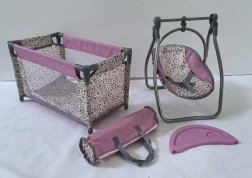 Set pentru păpuși Pink Flowers – pătuț de voiaj și scăunel 2 în 1 (leagăn)