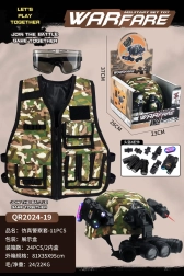 Set militar pentru micul soldat cu cască