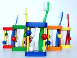 Suport pentru periuță de dinți cu clepsidră HESS
