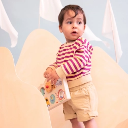 Panou din lemn cu activități – aventuri în călătorii