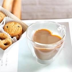 Cană de sticlă în formă de inimă 250 ml cu perete dublu, sticlă borosilicată termorezistentă