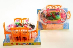 Măsuță cu mâncare pentru păpuși cu scăunele și veselă
