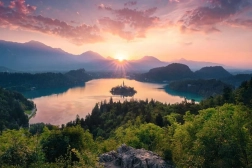 Puzzle Ravensburger Lacul Bled Slovenia 3000 de piese