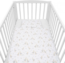 Set din bumbac pentru pătuț cu umplutură NEW BABY Găscuțe 90 × 120 cm