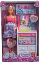 Păpușa Steffi așteaptă gemeni