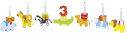 Goki procesiune aniversară cu animale din lemn