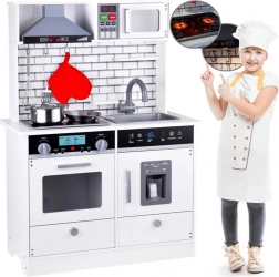 Bucătărie mare din lemn cu lumină și sunet