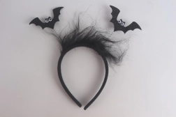 Bentiță cu lilieci și pene