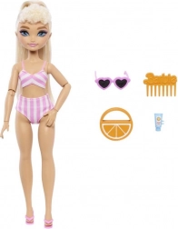 Păpușă Barbie Dream Besties la modă, în costum de baie