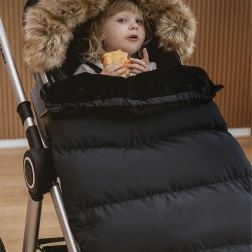 Sac de iarnă pentru cărucior și sanie cu glugă cu blană – negru