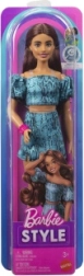 Păpușă de colecție Mattel Barbie Fashionistas cu păr închis la culoare, în ținută turcoaz din două piese
