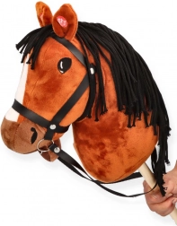 Cal de jucărie (hobby horse) maro pe băț pentru copii