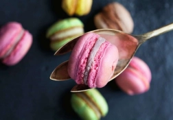 Ravensburger Puzzle Moment: macarons 300 piese