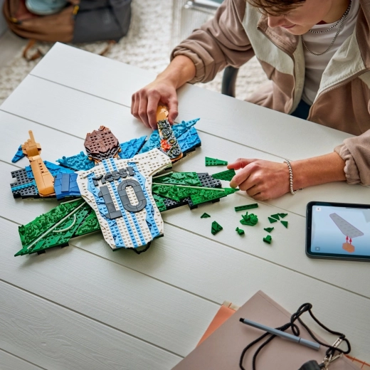 Instrucțiuni digitale în aplicația LEGO Builder