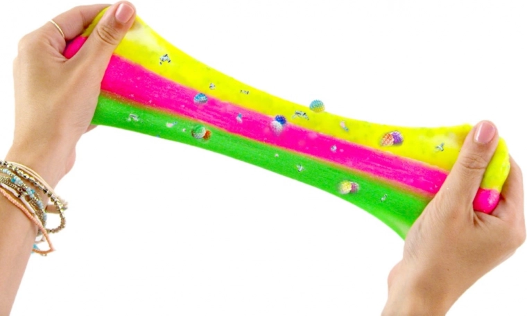 Texturi colorate și sclipitoare pentru distracție senzorială