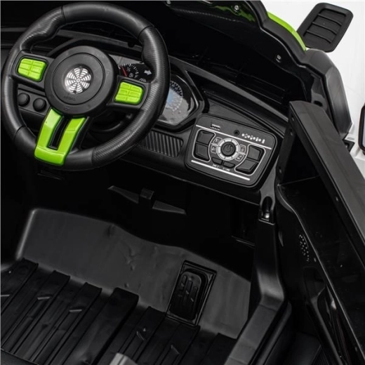 Distracție și control: LED, muzică, USB și telecomandă 2.4G