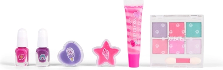 Buze strălucitoare și șuvițe jucăușe