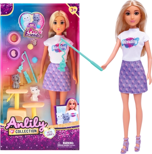 Păpușă cu pisicuțe și arbore pentru pisici