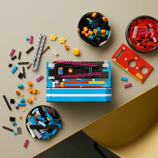 1367 de piese și construcție inteligentă cu LEGO Builder