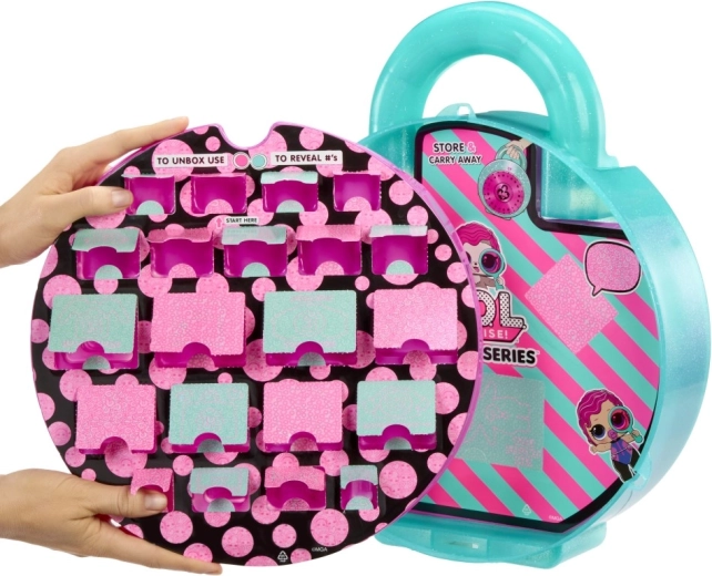 Peste 40 de surprize într-o singură geantă