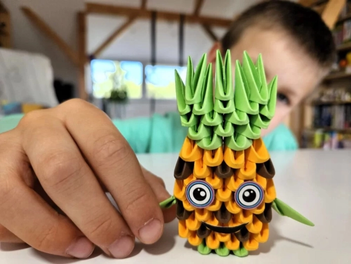Decor vesel în formă de ananas