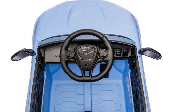 Comenzi pe volan și interior