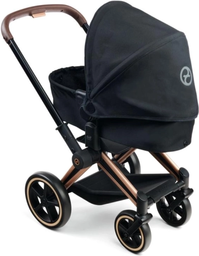 Design realist inspirat de CYBEX PRIAM