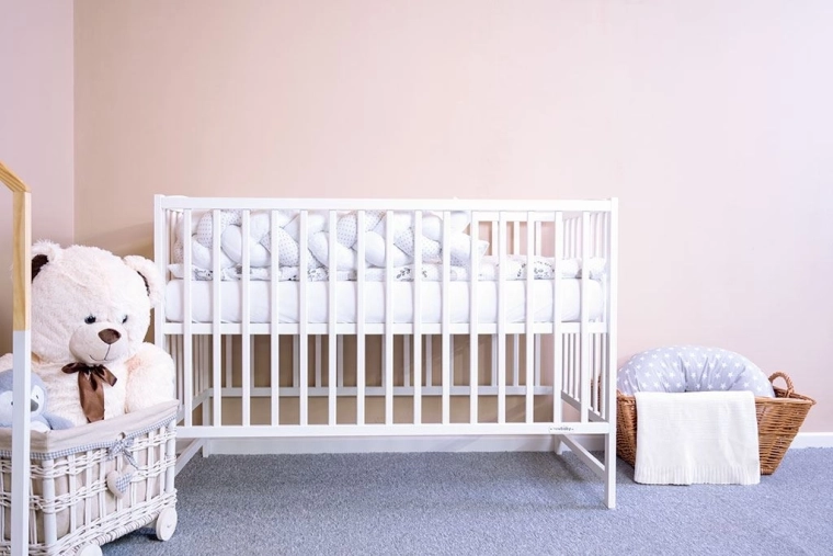 Construcție sigură și stabilă din lemn de pin