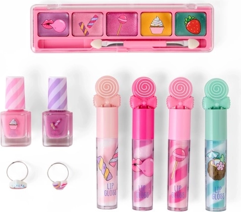 Totul pentru primul machiaj într-un singur loc