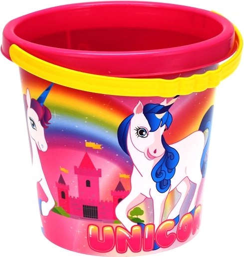 Motivul magic cu unicorn inspiră joaca