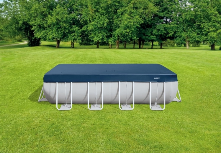 Fixare sigură pe cadrul piscinei