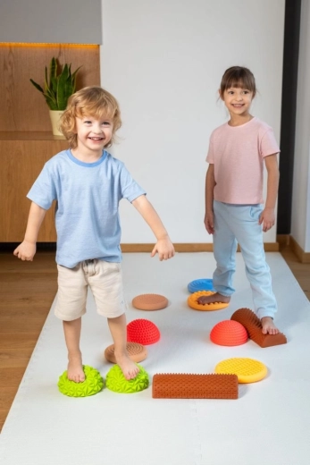 Configurații variabile și dificultate progresivă