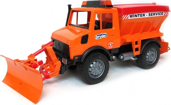 Bruder Mercedes-Benz Unimog răspânditor cu lamă de zăpadă