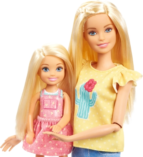 Două păpuși pentru joacă de rol: Barbie și Chelsea