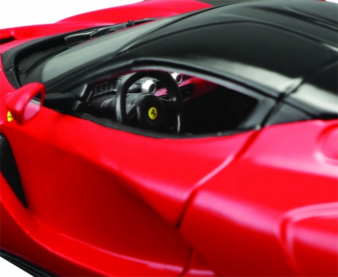 Interior detaliat al mașinii sport
