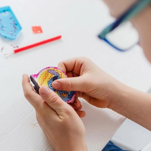 Motive STITCH adorabile pe magneți