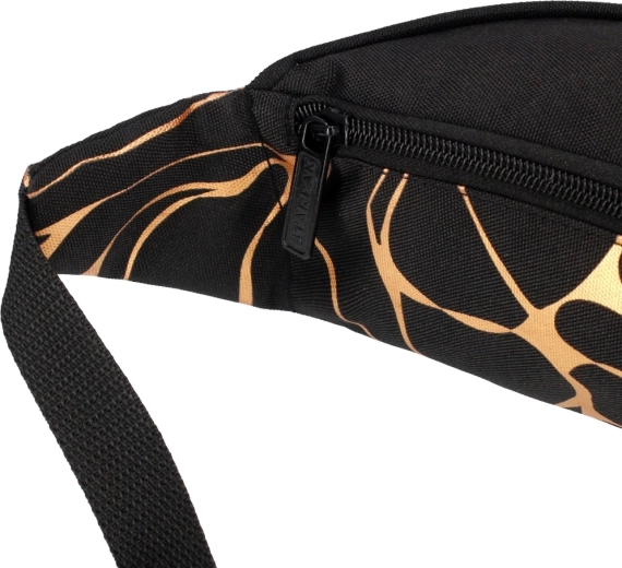 Bretea reglabilă pentru mai multe moduri de purtare