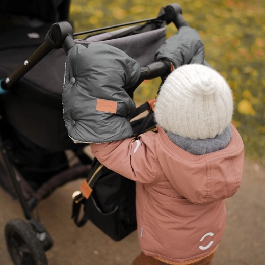 Construcție impermeabilă și rezistentă la vânt