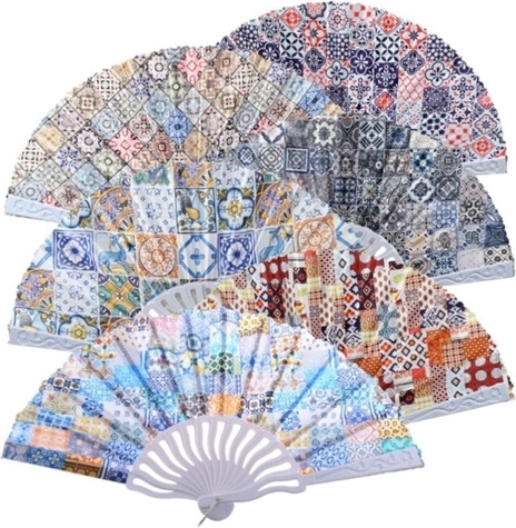 Evantai decorativ pliabil cu ornamente inspirate de mozaica spaniolă