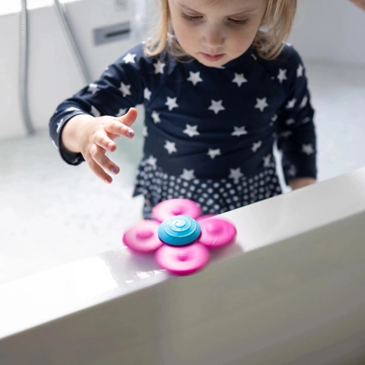 Distracție în cadă și pe uscat