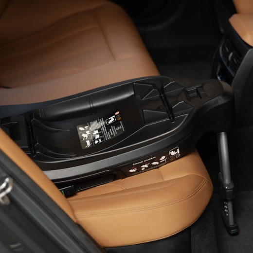 Instalare sigură cu ISOFIX și picior de sprijin