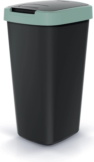 Capac basculant pentru utilizare comodă și igienică