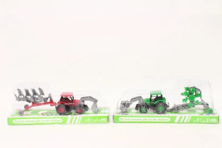 Tractor cu utilaj agricol